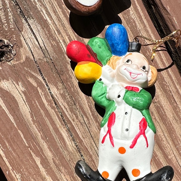 Vintage Bozo Clown 1960’s Plush Toy with bonus Clown Ornaments set - Picture 8 of 11